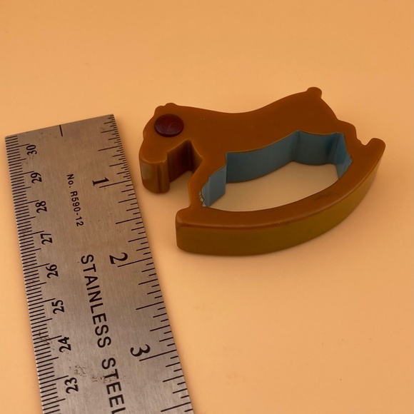 Bakelite Vintage Rocking Horse Napkin Ring - Picture 8 of 9